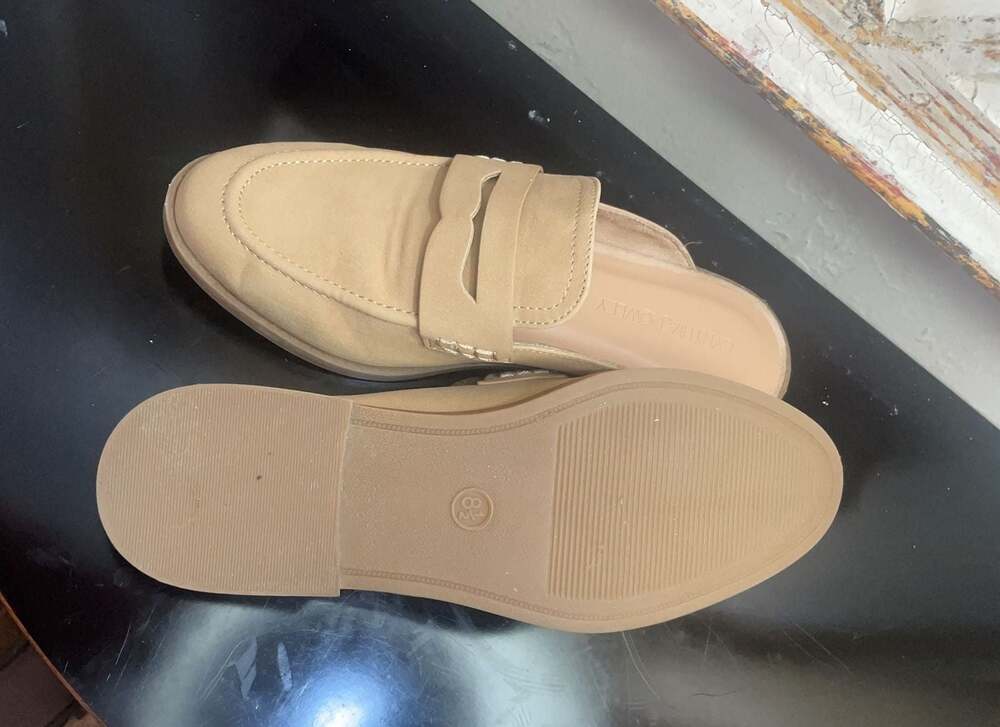 Cynthia Rowley Prescott Tan Faux Suede Penny Loafer Mules Size 8.5M - Picture 7 of 10